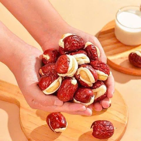Táo Kẹp Sữa Lạc Đà Kaza 500g - Kẹo Táo Đỏ Khô Tự Nhiên Tốt Cho Tim Mạch, Bổ Dưỡng, Ngon Miệng, Quà Tặng Sức Khỏe