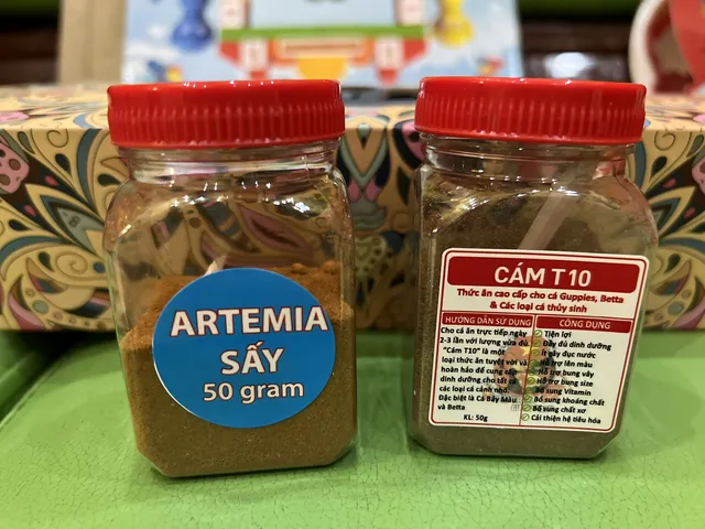 Combo Artemia Sấy Khô 50g & Cám T10 50g cho Cá Cảnh - Thức Ăn Dinh Dưỡng Chất Lượng Cao 72% Đạm
