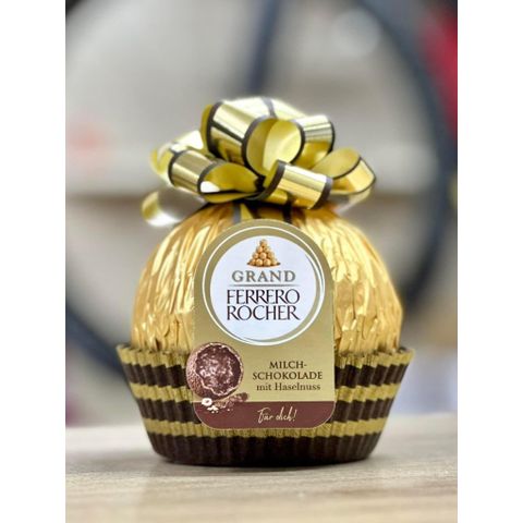 XẢ LỖ Quả cầu socola Rocher màu vàng thắt nơ sang trọng DATE 20.04.2024