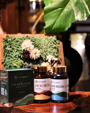 Nước Vệ Sinh Phụ Nữ Ích Mẫu Hoa D'Vi Nature - Duy Trì Độ PH Tự Nhiên, Kháng Viêm, An Toàn Cho Da Nhạy Cảm