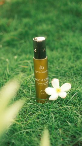 Dung Dịch Vệ Sinh Phụ Nữ Mộc Hương D'Vi Nature - Hỗ Trợ Chăm Sóc Sức Khỏe Vùng Kín Tự Nhiên, An Toàn, Dễ Sử Dụng