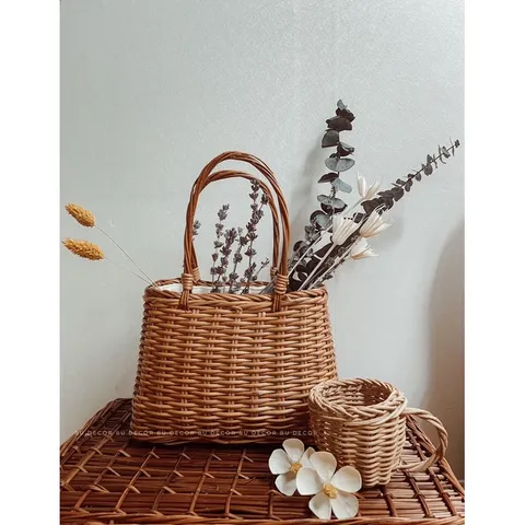 Giỏ mây vintage đựng hoa