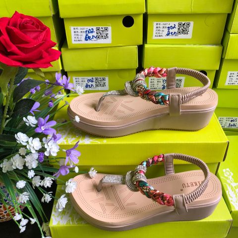 Sandal Nữ Hãng Siketu Phong Cách Dân Tộc Đi Biển Bohemian Quai Đính Đá Giả, Xỏ Ngón Thoải Mái, Giày Cao Gót 5 Phân