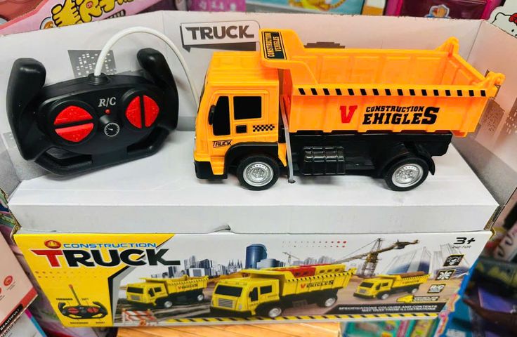 Xe ô tô công trình xây dựng điều khiển từ xa chạy bằng pin, có đèn mã 998