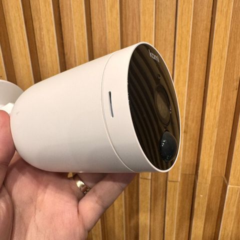 Camera Wifi Kami Wire-Free Outdoor - Giám sát không dây 1080P Full HD, pin sạc tiện lợi, ứng dụng Yi Home, chống nước, bảo vệ an toàn cho gia đình.