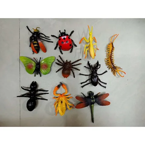 Bộ đồ chơi động vật mô phỏng các loại côn trùng 7505 (giao mẫu ngẫu nhiên)