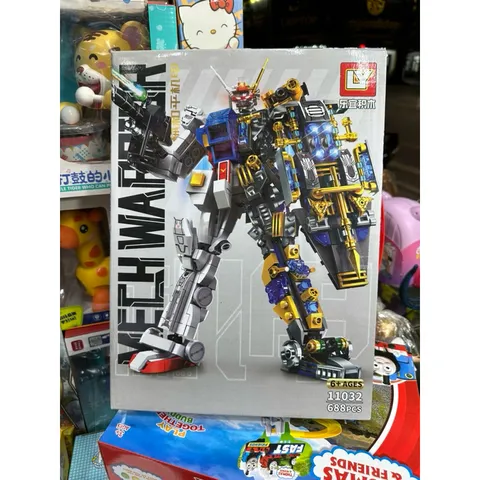 Mã 11032 - Hộp lê gô lắp ghép mô hình Robot gồm có 688 chi tiết
