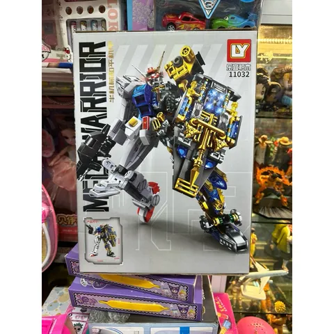 Mã 11032 - Hộp lê gô lắp ghép mô hình Robot gồm có 688 chi tiết