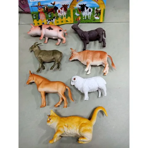 Bộ đồ chơi mô phỏng các loại động vật nuôi tại nhà MY FARM gồm 7 con khác nhau