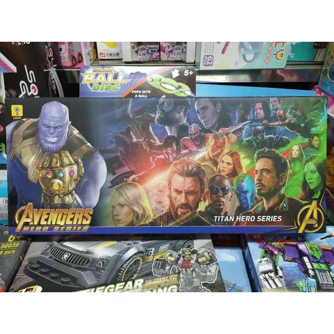 Hộp đồ chơi mô hình nhân vật siêu anh hùng Avengers Hero Series với đèn phát sáng - Đồ chơi thú vị cho bé yêu