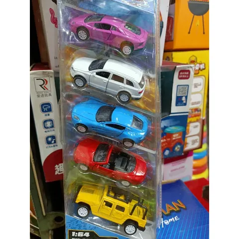 Hộp đồ chơi gồm 5 chiếc Xe ô tô mở cửa chất liệu hợp kim, chạy bằng bánh đà D - 55 (giao màu ngẫu nhiên)
