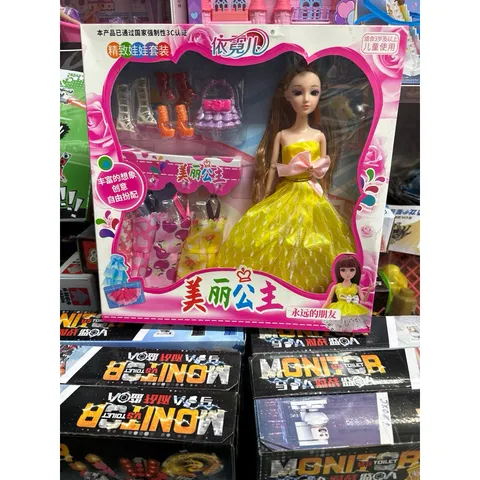 Hộp Đồ Chơi Búp Bê 6688-52 Kèm Nhiều Váy Đáng Yêu - Đồ Chơi Phát Triển Kỹ Năng Giao Tiếp Cho Bé