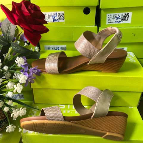 Sandal Nữ Đế Xuồng Dáng Cao 5.5Cm Quai Ngang Da Ánh Kim Sang Trọng - Giày Công Sở Thời Trang Phù Hợp Đi Học Đi Làm