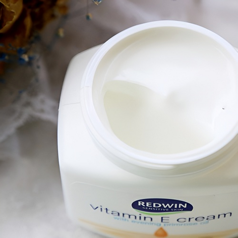 Kem Dưỡng Da Mềm Mịn Redwin Vitamin E Cream 300g - Dưỡng Ẩm, Chống Lão Hóa, Phục Hồi Da Khô Từ Úc