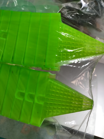 Phễu đựng trùn chỉ cho cá cảnh - Thiết kế Vuông & Tròn, Giúp ăn uống sạch sẽ, Tiện lợi cho cá cưng, Đồ phụ kiện Guppy chất lượng cao