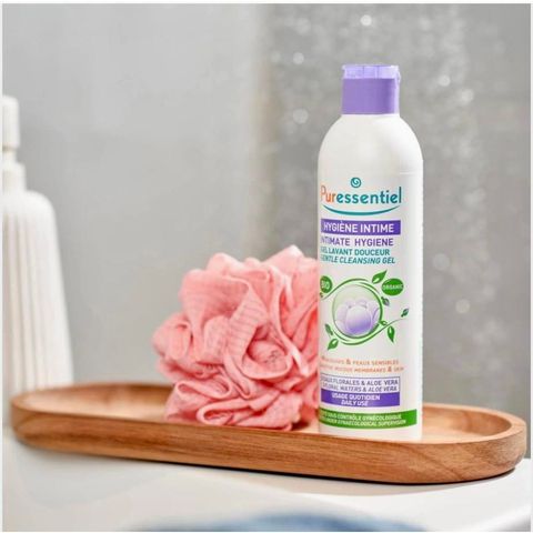 Dung dịch vệ sinh phụ nữ Puressentiel Hygiene Intime - Hữu cơ, chiết xuất 3 loại hoa, bảo vệ và làm dịu vùng kín an toàn, hiệu quả.