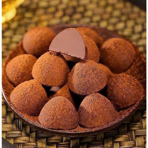 Socola Tươi Truffes Favorina Pháp - Hộp Quà Độc Đáo Gồm 4 Vị Như Nguyên Bản, Hạt Phỉ, Vỏ Cam, Caramel - Món Quà Ngọt Ngào Cuối Năm