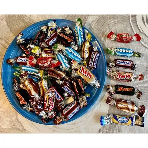 Chai Kẹo Celebrations Pháp - Sản Phẩm Hàng Không Đặc Biệt Chứa Nhiều Hương Vị Ngọt Ngào - Quà Biếu Sang Trọng Dịp Tết