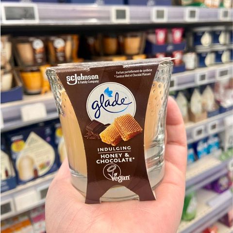 Nến thơm Glade Pháp hương hoa và socola