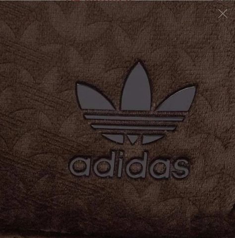 Balo Adidas Bucket Mini HS6732 - Thiết Kế Nhỏ Gọn, Phong Cách Năng Động 21x19x6cm, Chất Liệu Bền Bỉ, Dễ Vệ Sinh, Phù Hợp Mọi Đối Tượng