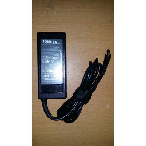 Sạc Laptop Toshiba 19V-3.42A Chân 5mm x 2.5mm - Phụ Kiện Chất Lượng Giá Rẻ cho Thiết Bị Số