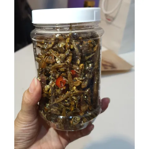 Cá Cơm Chiên Tỏi Giòn Nhà Mid 200gr - Đặc Sản Hương Vị Biển Việt Nam, Ăn Kèm Cơm Hoặc Món Nhắm Thơm Ngon