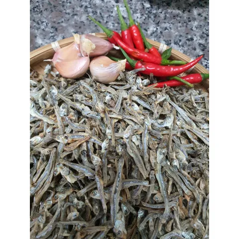 Cá Cơm Chiên Tỏi Giòn Nhà Mid 200gr - Đặc Sản Hương Vị Biển Việt Nam, Ăn Kèm Cơm Hoặc Món Nhắm Thơm Ngon