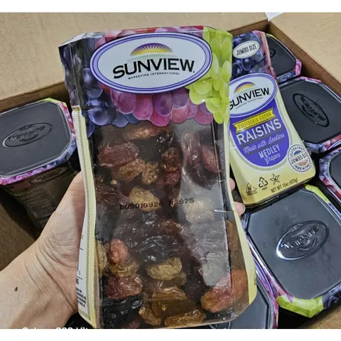 Nho Khô Sunview Mix 3 Màu - Hạt Vị Thập Cẩm Đậm Đà, Ngon Miệng, Gói 425g - Snack Lành Mạnh Cho Sức Khỏe