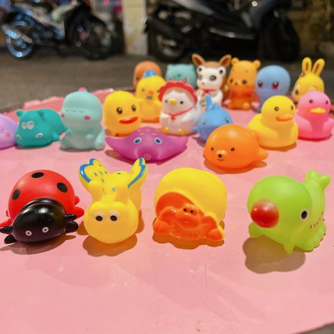 Thú Nhựa Bóp Kêu Bíp Bíp - Đồ Chơi Tắm An Toàn Cho Bé - Nhiều Mẫu Dễ Thương, Kích Thích Giác Quan