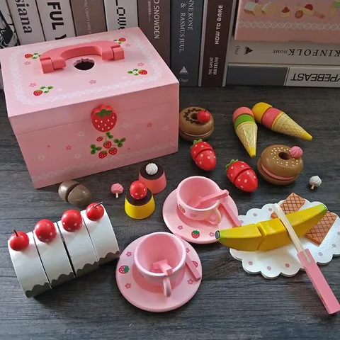 Hộp đồ chơi trà bánh tráng miệng bằng gỗ 50 chi tiết set đồ chơi nấu ăn bằng gỗ họa tiết trái dâu thegioidochoi1104