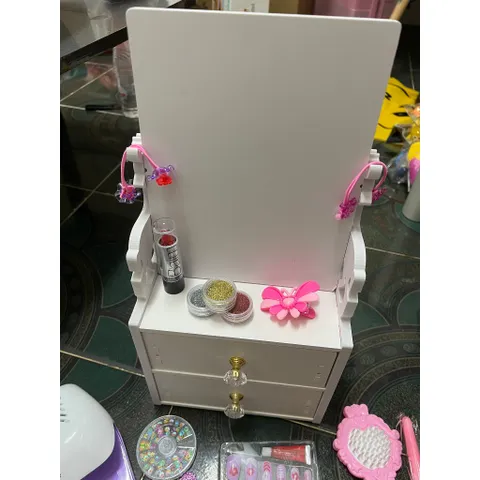 Tủ Trang Điểm Mini Bằng Gỗ Có Gương & Máy Sấy Móng Tay - Đồ Chơi Làm Nail Cho Bé Từ 3 Tuổi