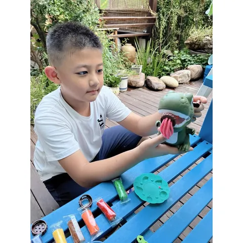 Đồ chơi đất nặn làm mì, khủng long Fancy Clay, 26 chi tiết kèm khuông và đất sét, thế giới đồ chơi 1104