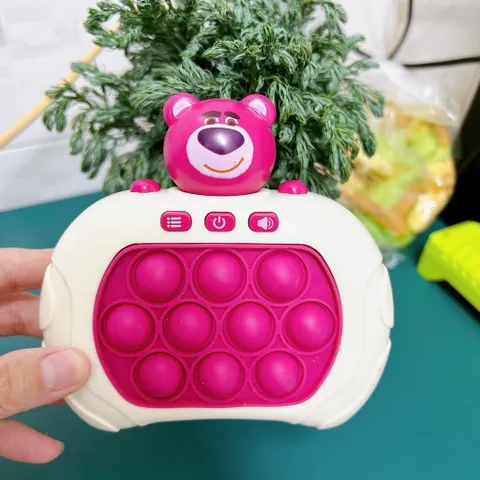 Đồ Chơi Pop It Điện Tử Gấu Dâu - 4 Chế Độ Chơi, 999 Levels Giảm Stress cho Trẻ Em, Bop It Thế Hệ Mới, An Toàn và Thú Vị