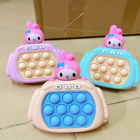 Đồ Chơi Pop It Điện Tử Gấu Dâu - 4 Chế Độ Chơi, 999 Levels Giảm Stress cho Trẻ Em, Bop It Thế Hệ Mới, An Toàn và Thú Vị
