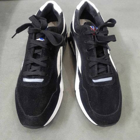 Giày Thể Thao Nam G32 Đen - Sneaker Buộc Dây Thoáng Khí Chất Vải Da Lộn, Phong Cách Trẻ Trung Dành Cho Học Sinh, Đi Chơi