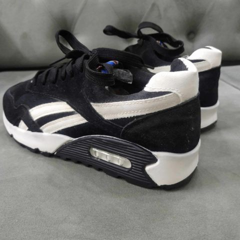 Giày Thể Thao Nam G32 Đen - Sneaker Buộc Dây Thoáng Khí Chất Vải Da Lộn, Phong Cách Trẻ Trung Dành Cho Học Sinh, Đi Chơi