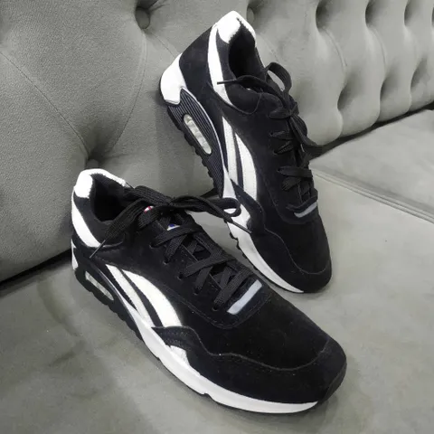 Giày Thể Thao Nam G32 Đen - Sneaker Phong Cách Năng Động, Chất Vải Da Lộn - Sự Lựa Chọn Hoàn Hảo Cho Học Tập và Đi Chơi