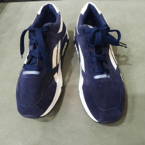 Giày sneaker nam G32 màu xanh - Thể thao, buộc dây, chất vải da lộn thoáng khí đi học, đi chơi, phong cách trẻ trung năng động