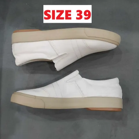 Giày Lười Nam HUANY Vải Trắng Slip-On Thời Trang Thanh Lịch Đi Làm Đi Chơi - Phong Cách Năng Động trẻ Trung Hàng Chính Hãng