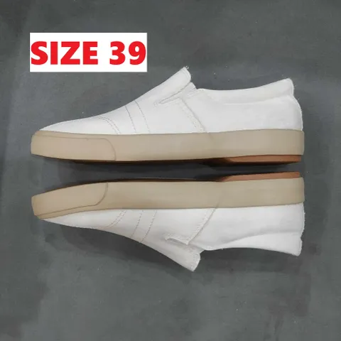 Giầy lười nam HUANY Vải (Trắng) SLIP-ON Thời Trang Đi Làm Đi Chơi Phong Cách Cá Tính Năng Động Trẻ Trung