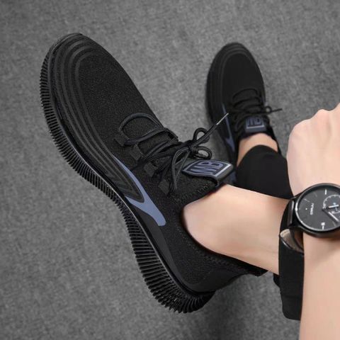 Giày thể thao nam Sport WWB đen viền đỏ - Mẫu mới, giá siêu rẻ, đi học, đi chơi, dễ phối đồ, chất lượng đảm bảo.