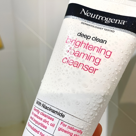 Sữa Rửa Mặt Neutrogena Brightening Foaming Cleanser 175g - Làm Sạch Sâu và Làm Sáng Da, Dưỡng Ẩm Chất Lượng Cao