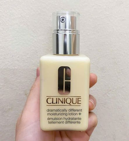 Clinique Dramatically Different dưỡng ẩm nhẹ dịu da khô