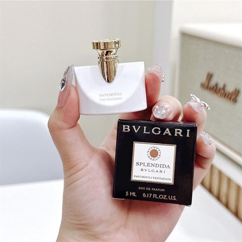 Nước hoa Bvlgari Splendida Patchouli Tentation EDP 5ml - Hương thơm quyến rũ, sang trọng, hoàn hảo cho phụ nữ yêu thích sự lịch lãm.