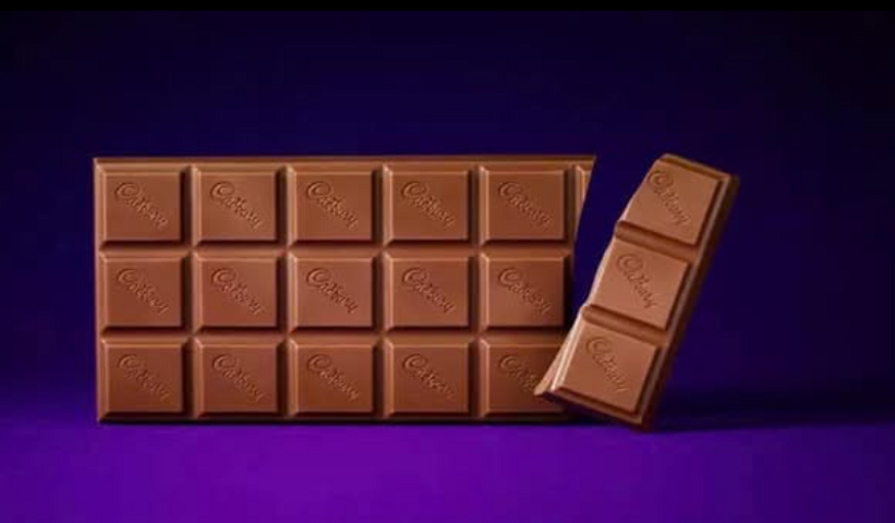 Socola Cadbury Dairy Milk Wholenut 300G
