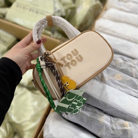 Túi Trống Toutou Dáng Ngang Size 22 - Túi Xách Nữ Cao Cấp Kèm Charm & Dây Đeo Sành Điệu, Thời Thượng, Phù Hợp Đi Học, Đi Chơi