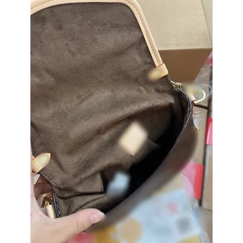 Túi dáng bầu size 20 kèm dây đeo chéo bản 2box hàng QC cao cấp