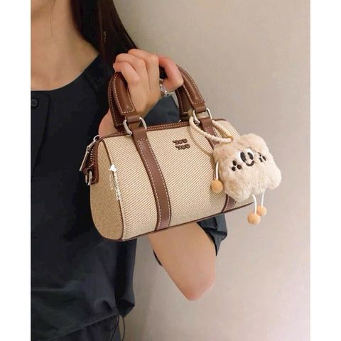 Túi Trống Toutou Size 18 - Túi Xách Nữ Kèm Charm Bông Mây & Dây Đeo Chéo Phong Cách Trẻ Trung, Tiện Lợi, Hàng Quảng Châu Cao Cấp