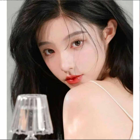 Son Mac 551 Lustreglass - Son Thỏi Đỏ Ngọt Sang Trọng, Dưỡng Ẩm, Thời Gian Lưu Giữ Lâu, Độc Đáo & Quyến Rũ