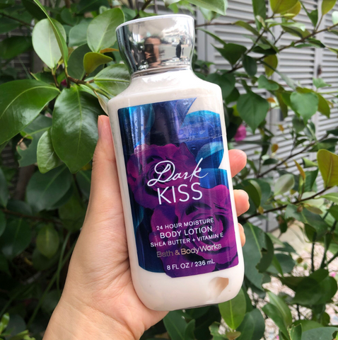 Dưỡng thể Bath & Body works dark kiss 236ml